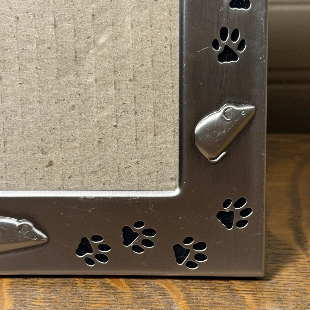 Green Tree Gallery 4x6 Photo Frame Silver Tone Paw Print Mouse Design Desk